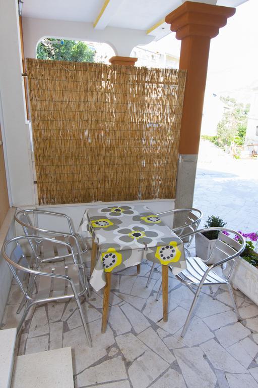 Apartment Mikulic Duće Kültér fotó